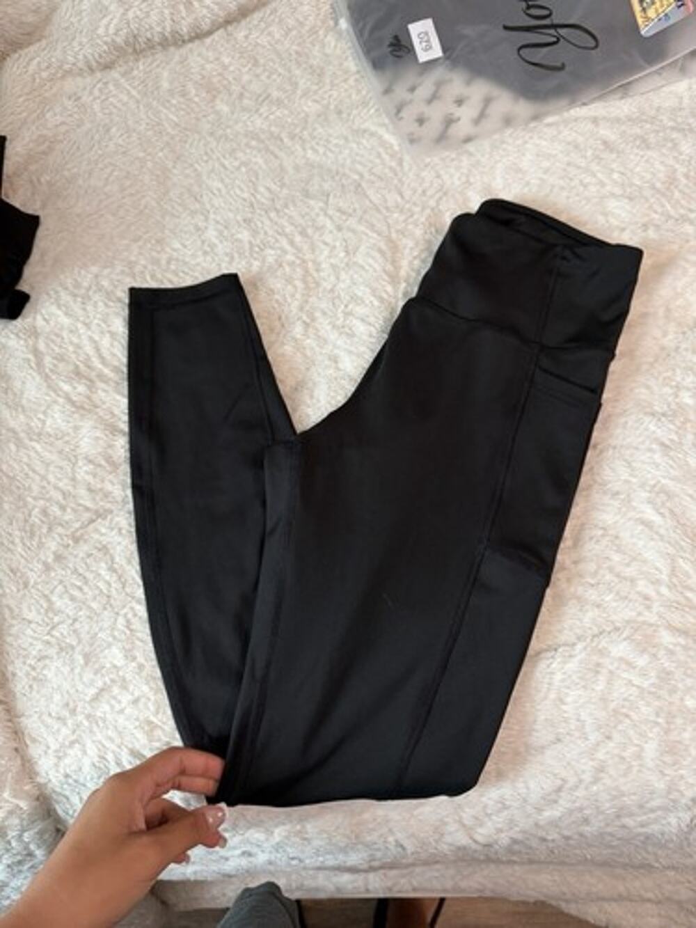 Avia Women’s High Rise Ankle Leggings Black Solid Logo Elastic Waist Size S